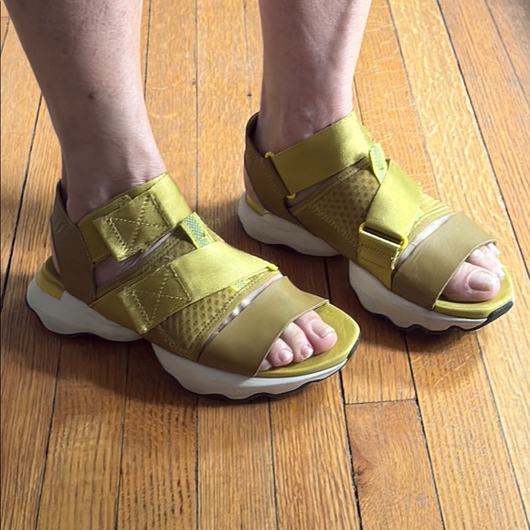 Sorel Dioxide Gold Kinetic Impact Sandals - Picture 2 of 8